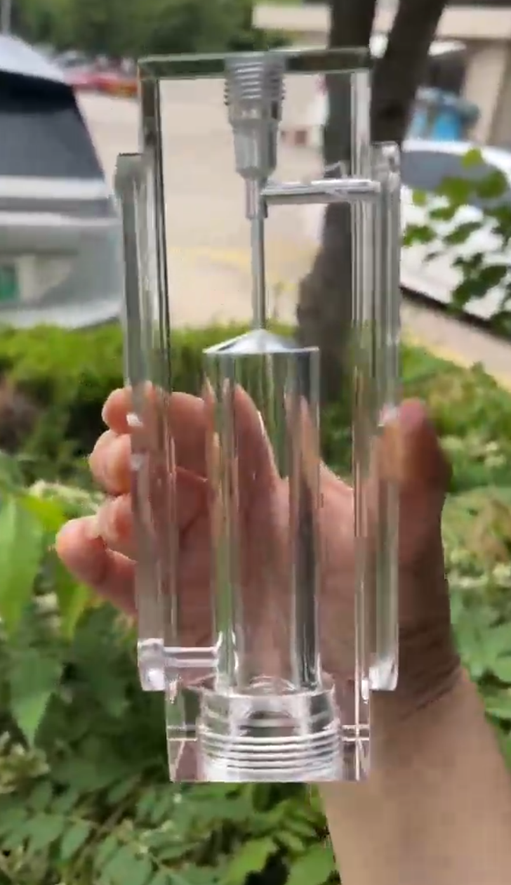 Acrylglas Displays Hersteller: Maßgefertigte Qualität mit schneller Lieferung